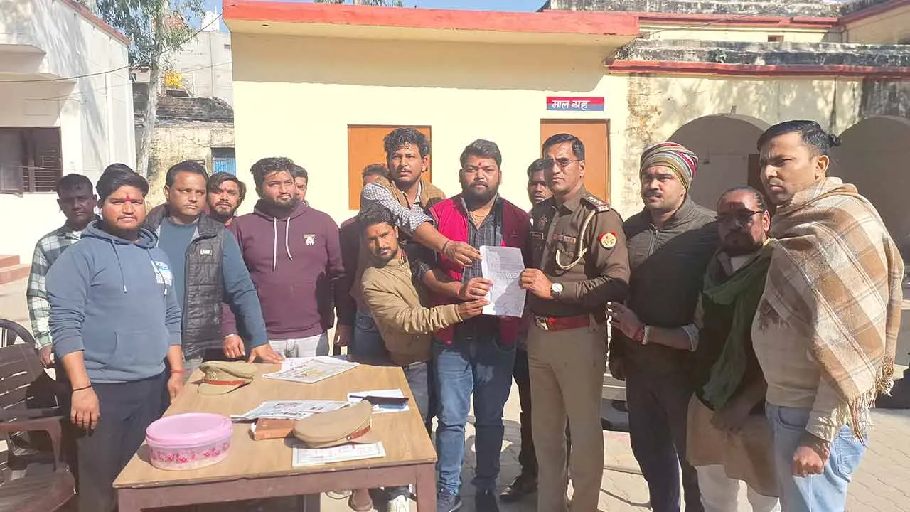 बजरंग दल ने गोहत्या पर रोक लगाने की मांग को लेकर एसपी को ज्ञापन सौंपा