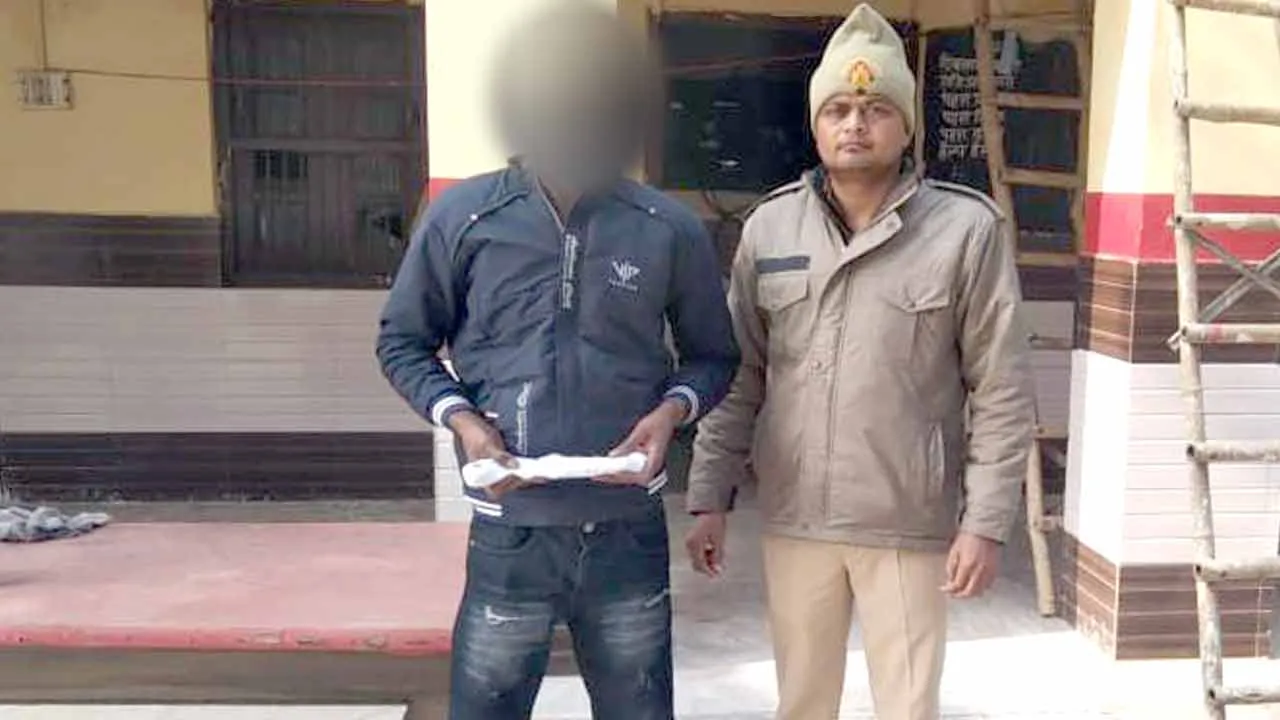 पुलिस मुठभेड़ का फरार आरोपी गिरफ्तार, तमंचा व कारतूस बरामद