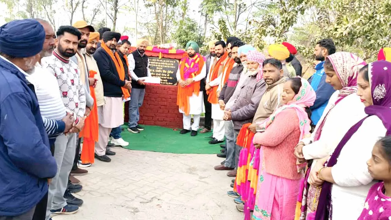 कैबिनेट मंत्री मुंडियां ने 61 जरूरतमंद परिवारों को 5-5 मरले के आवासीय प्लॉट किए वितरित