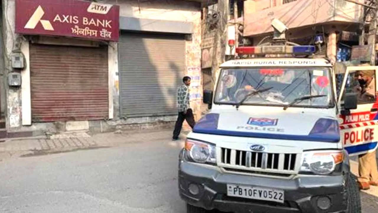 लुधियाना में लुटेरे उखाड़ ले गए एटीएम