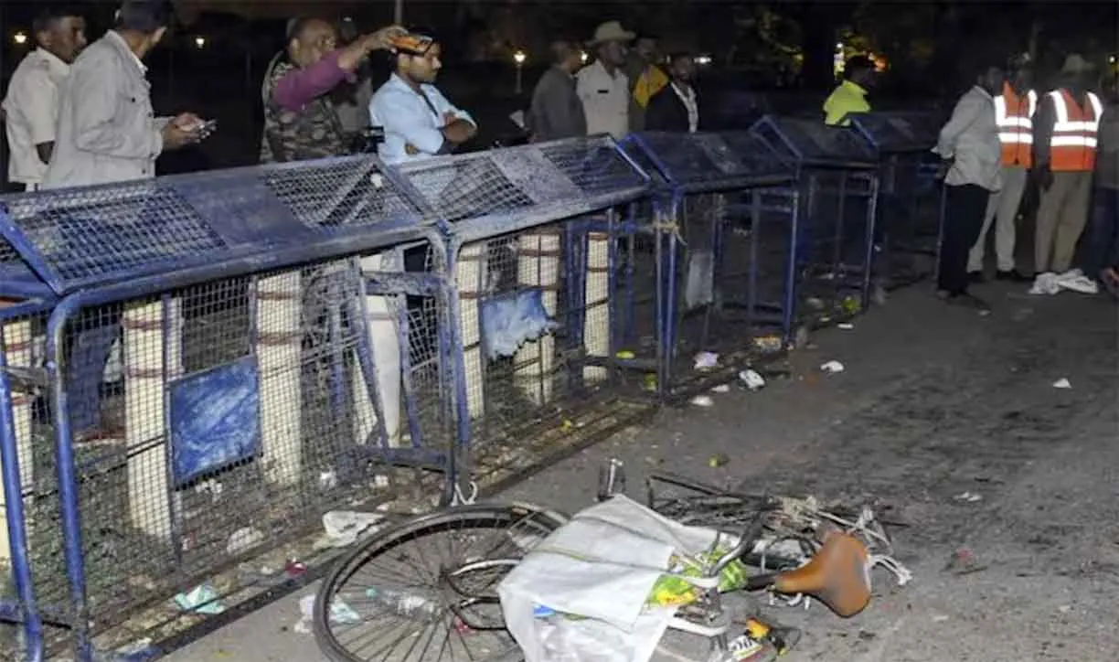 Mysuru Cylinder Blast: मैसूरु में फटा हीलियम गैस सिलेंडर, मची अफरा-तफरी, यूपी के एक व्यक्ति की मौत