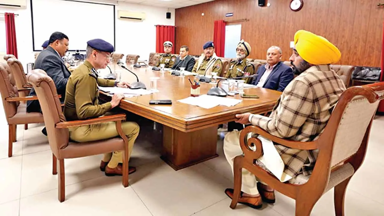 Punjab News: पंजाब में कानून-व्यवस्था पर सीएम भगवंत मान ने की हाई-लेवल बैठक