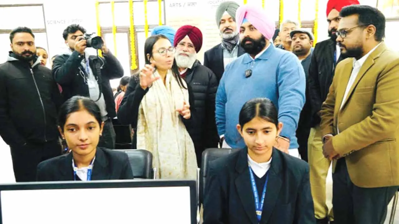 Punjab School News: पंजाब के सरकारी स्कूलों में ए.आई.-आधारित करियर मार्गदर्शन कार्यक्रम लागू