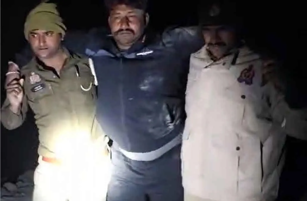 Raebareli: रायबरेली में ऑपरेशन लंगड़ा के तहत मुठभेड़ में एक गो तस्कर बदमाश गिरफ्तार, एक फरार
