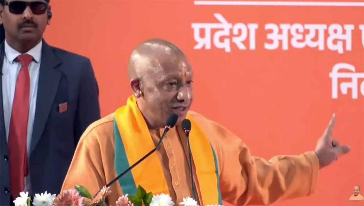 मुख्यमंत्री योगी ने किया फर्जी वोटरों के खिलाफ आर-पार की लड़ाई का ऐलान