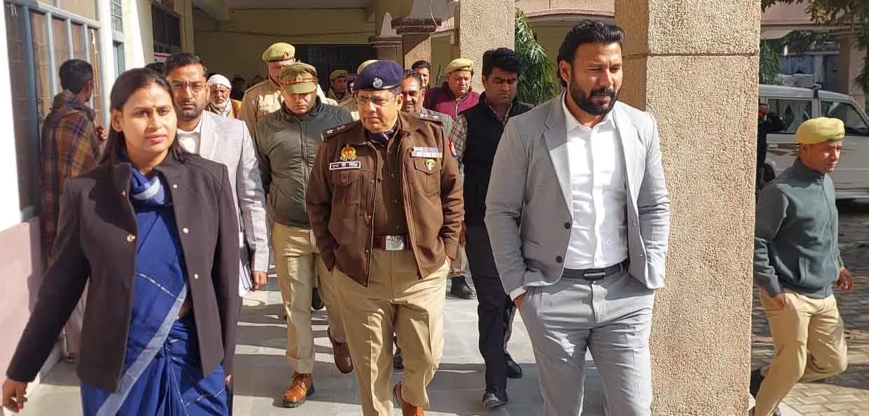 ‘फरियादियों से करें मधुर व्यवहार, समस्याओं के निस्तारण में अपनाए पारदर्शी दृष्टिकोण’