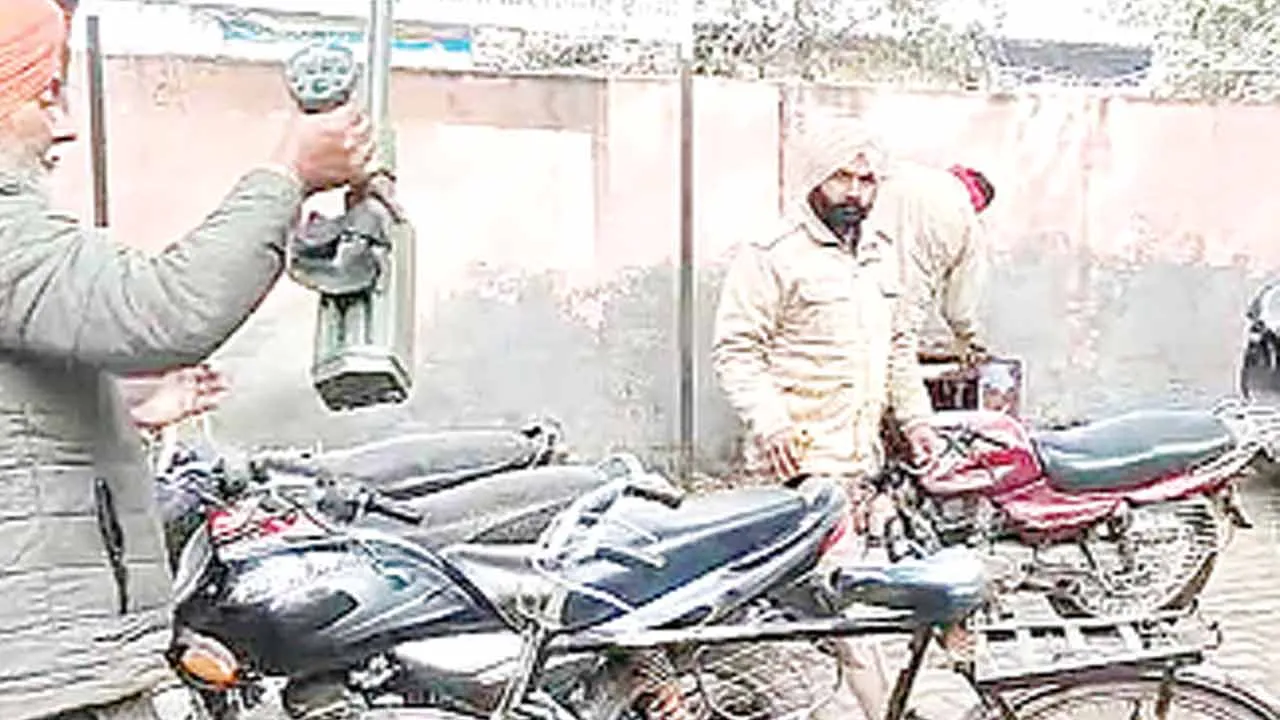पंजाब के डीसी कार्यालयों को बम से उड़ाने की धमकी, दहशत में खाली करवाए दफ्तर