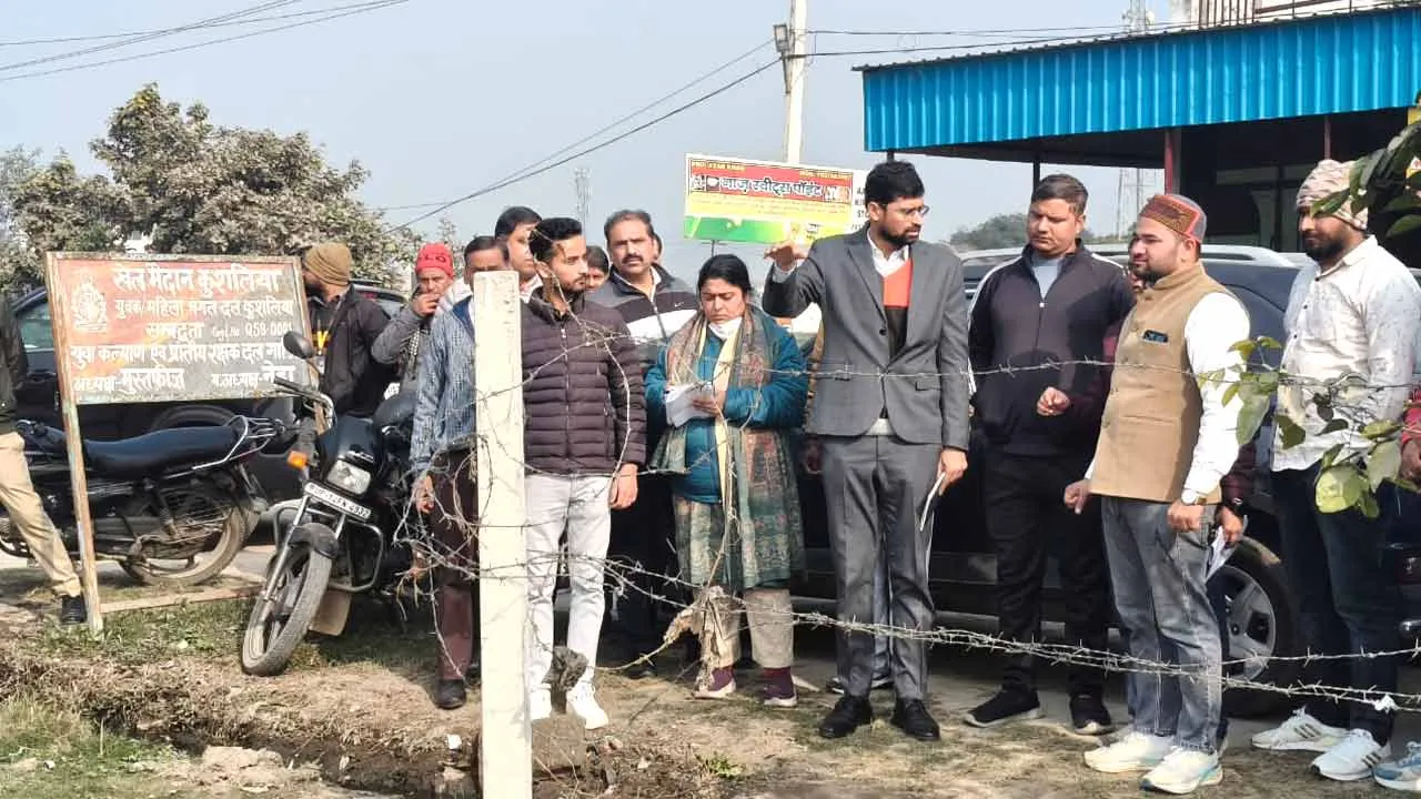 सीडीओ अभिनव गोपाल ने ग्राम चौपाल में किया ग्रामीणों से संवाद