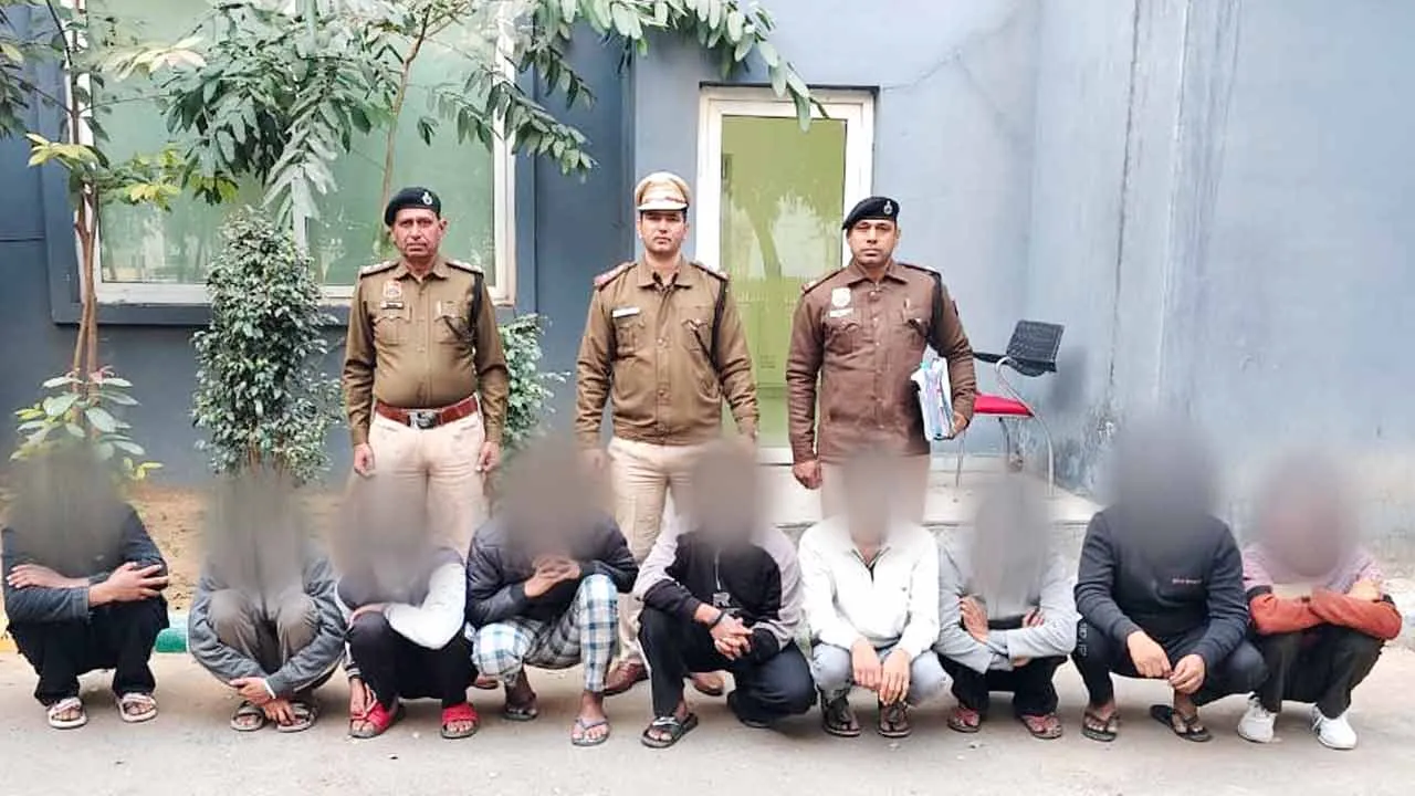 दुबई में बैठे साइबर फ्रॉड करने वालों के साथ ठगी में शामिल नौ आरोपी गिरफ्तार