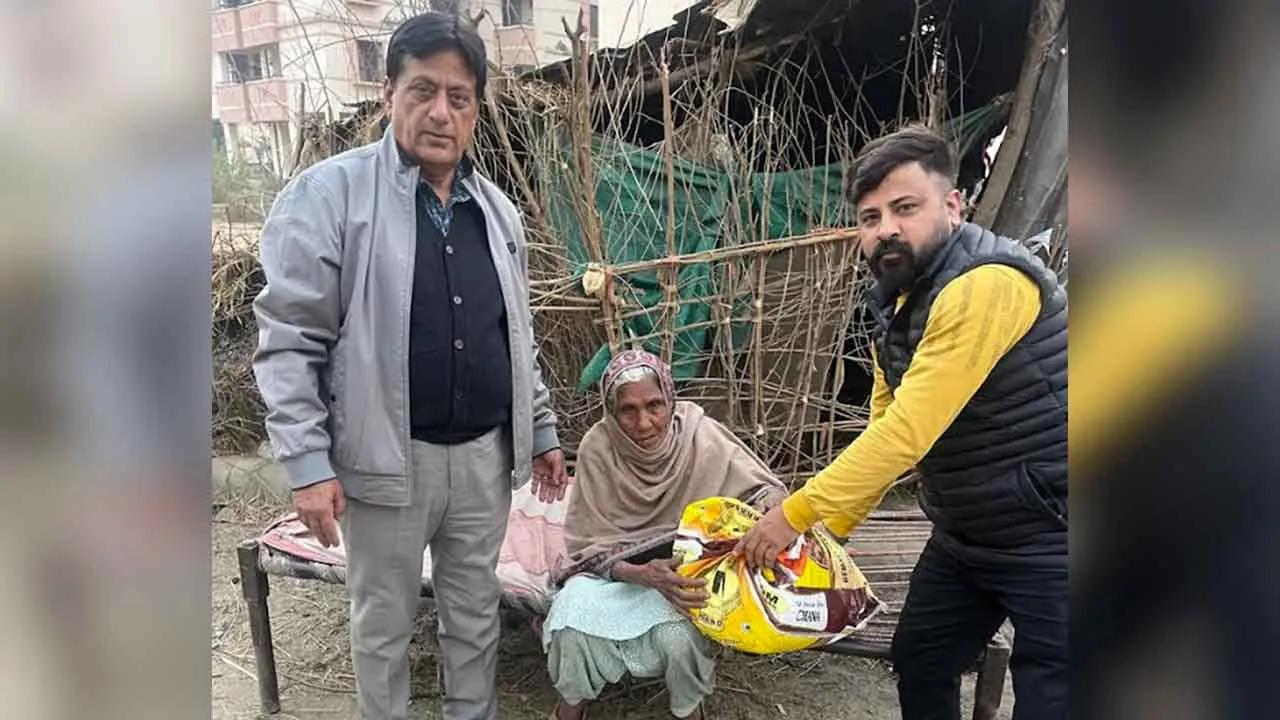 कड़ाके की ठंड में मानवता की मिसाल बना सरसा ब्लॉक का हुड्डा जोन