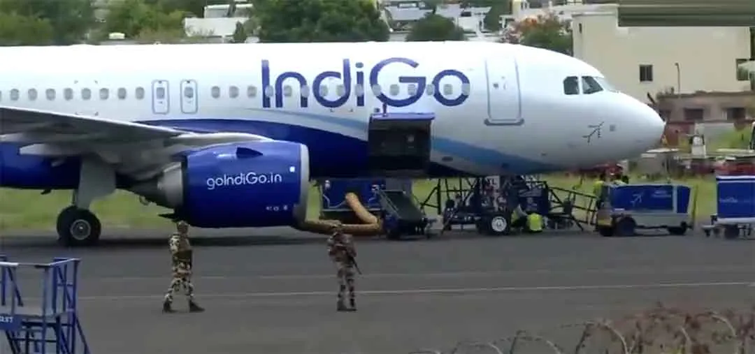 IndiGo Flight Bomb Threat: कुवैत-दिल्ली इंडिगो फ्लाइट की अहमदाबाद में आपात लैंडिंग, विमान में कुल 186 व्यक्ति थे सवार