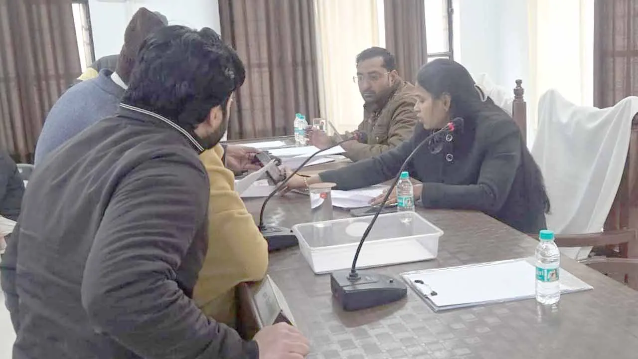 सम्पूर्ण समाधान दिवस में एसडीएम ने सुनी जनसमस्याएं