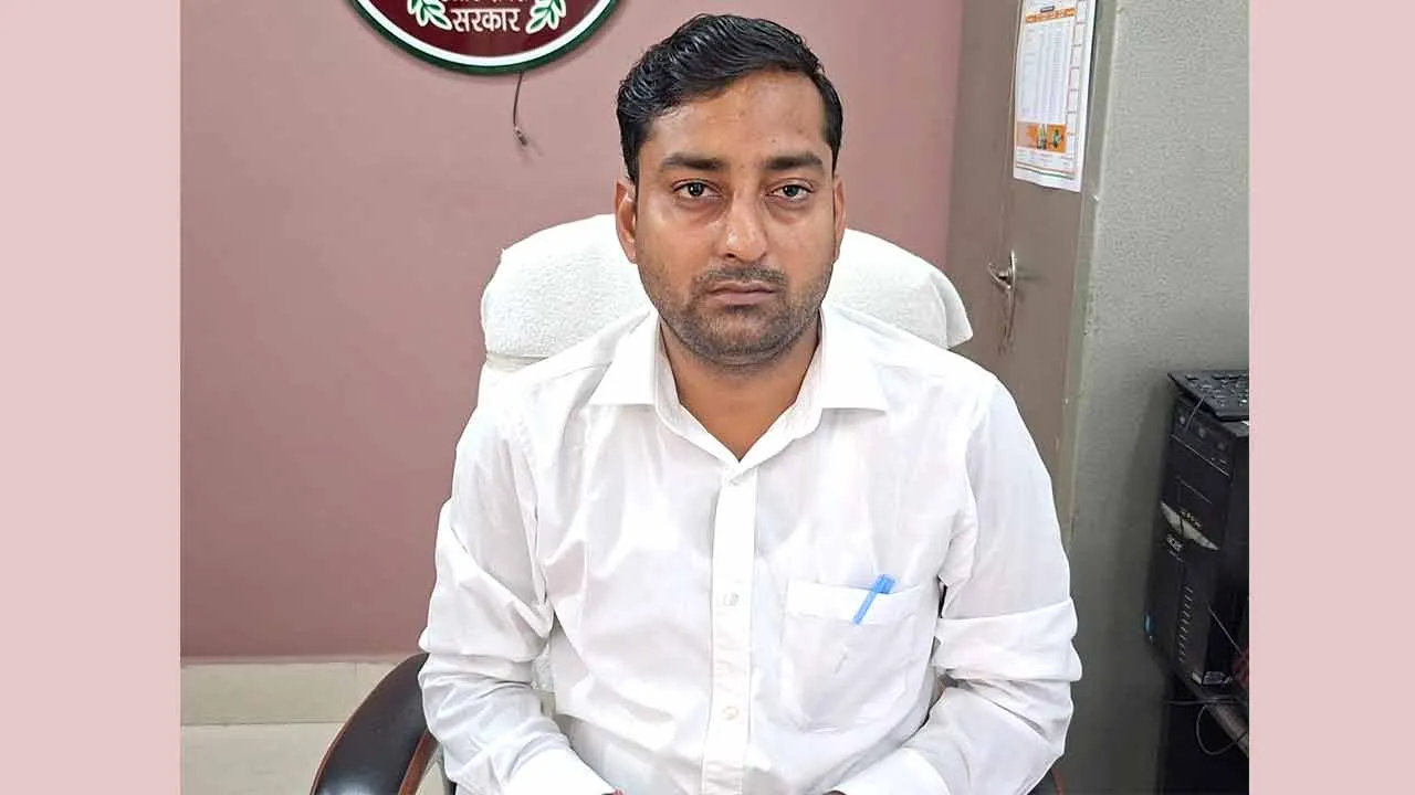 कैराना तहसीलदार पर पच्चीस हजार रुपये का जुर्माना