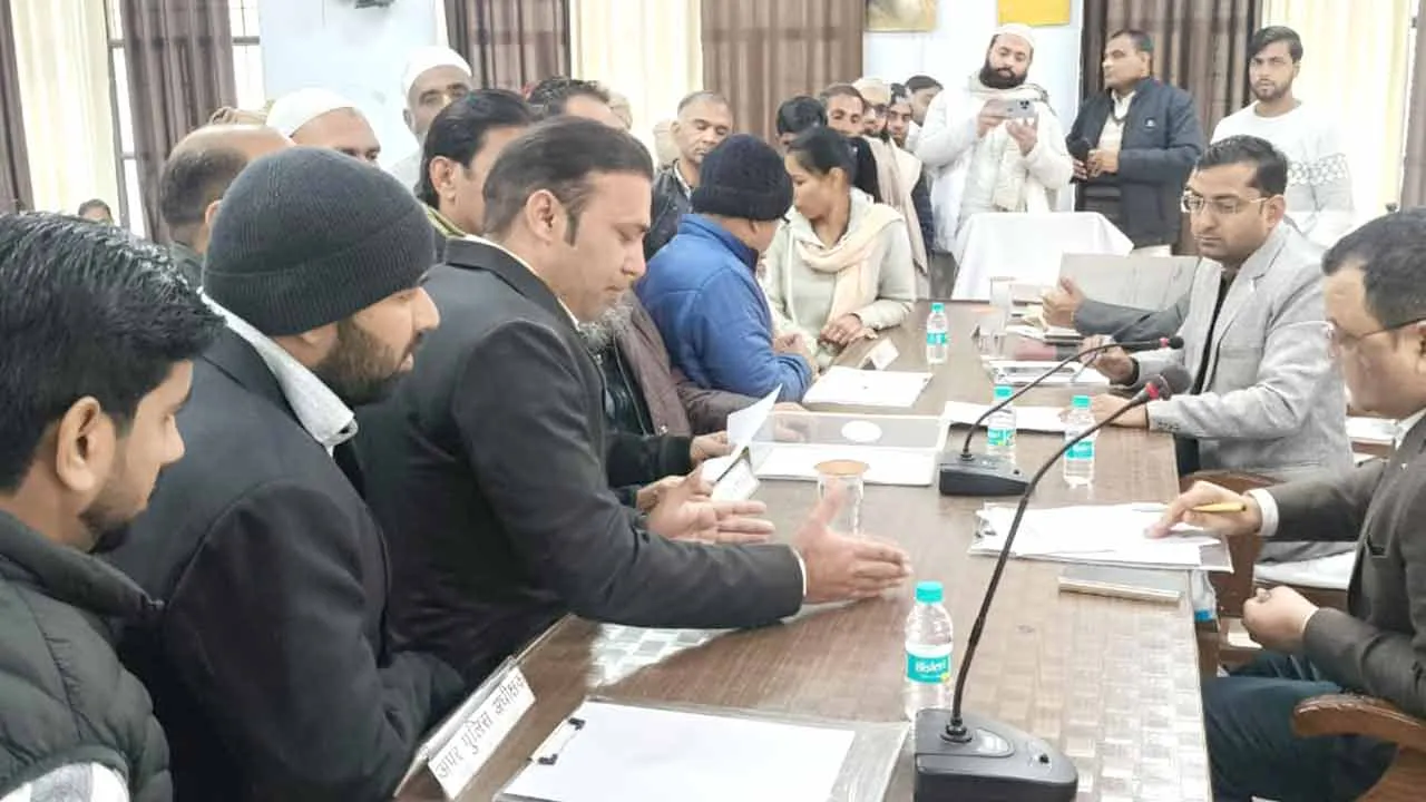 कैराना में एडीएम ने सुनी जनसमस्याएं, कम पहुंचे फरियादी
