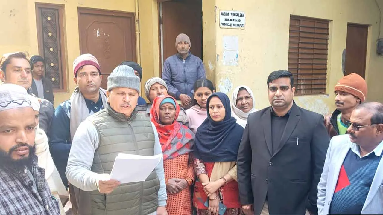 विशेष गहन पुनरीक्षण अभियान के तहत मतदाता सूची की पारदर्शी जांच, मीरापुर में हुई समीक्षा बैठक
