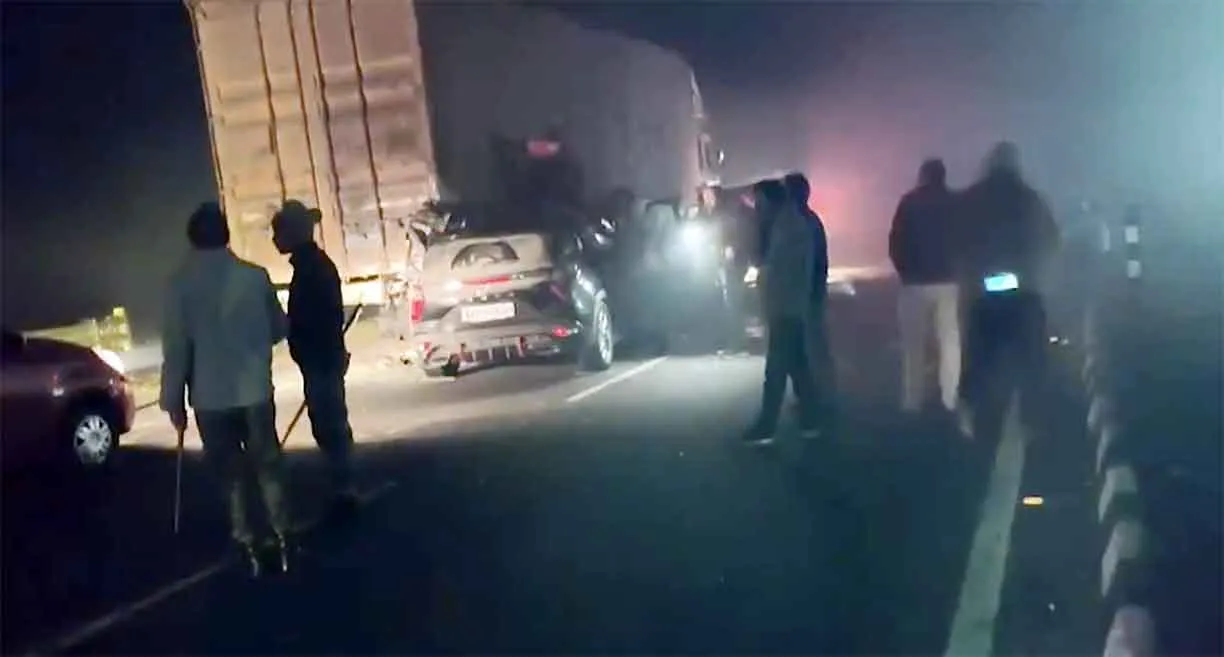 Fog Accident Bihar: पटना में कोहरे का कोहराम, आपस में तीन वाहनों के टकराने से दो की मौत