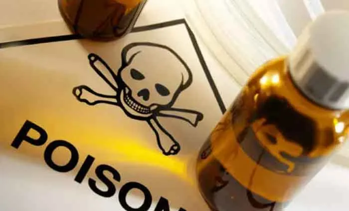 Poison Swallowed: किशोर ने गटका जहर, मौत