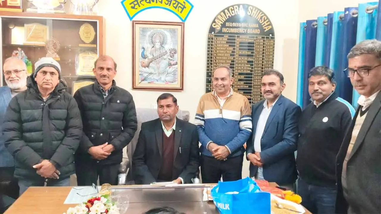 नव पदोन्नत खंड शिक्षा अधिकारी भागा राम ने संभाला रानियां का कार्यभार