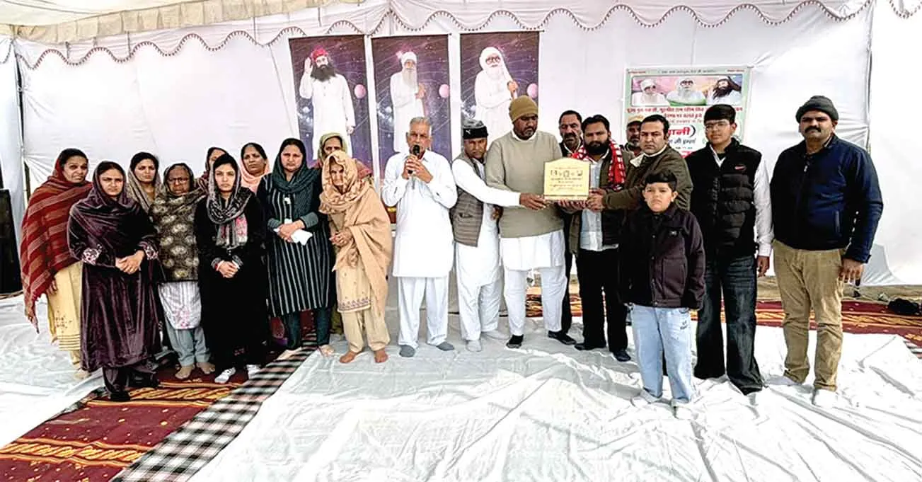 चक्कां के गांव सादेवाला के शरीरदानी सुरेश कुमार इन्सां को दी श्रद्धांजलि