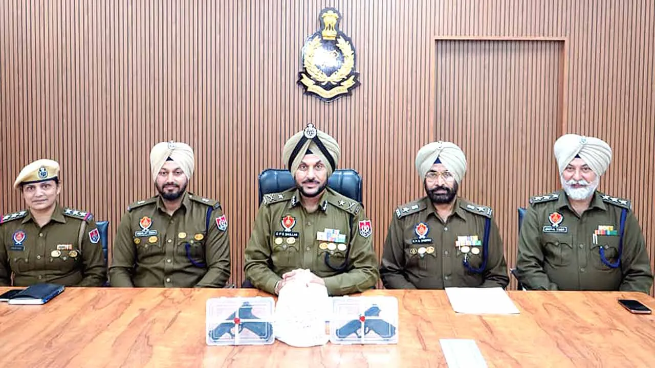 अमृतसर पुलिस ने आइस ड्रग व दो आधुनिक पिस्तौल सहित पांच आरोपी किए गिरफ्तार