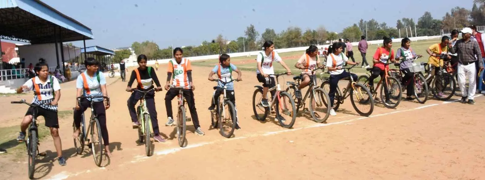 भिवानी की बेटियों ने मैदान पर दिखाया दम, ग्रामीण महिला खेलकूद प्रतियोगिता में जमकर बरसे पदक