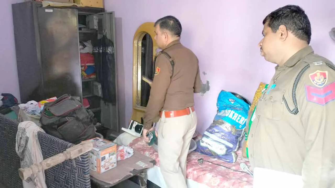 बंद मकान से 15 तोला सोने के आभूषण और डेढ़ लाख नकदी चोरी