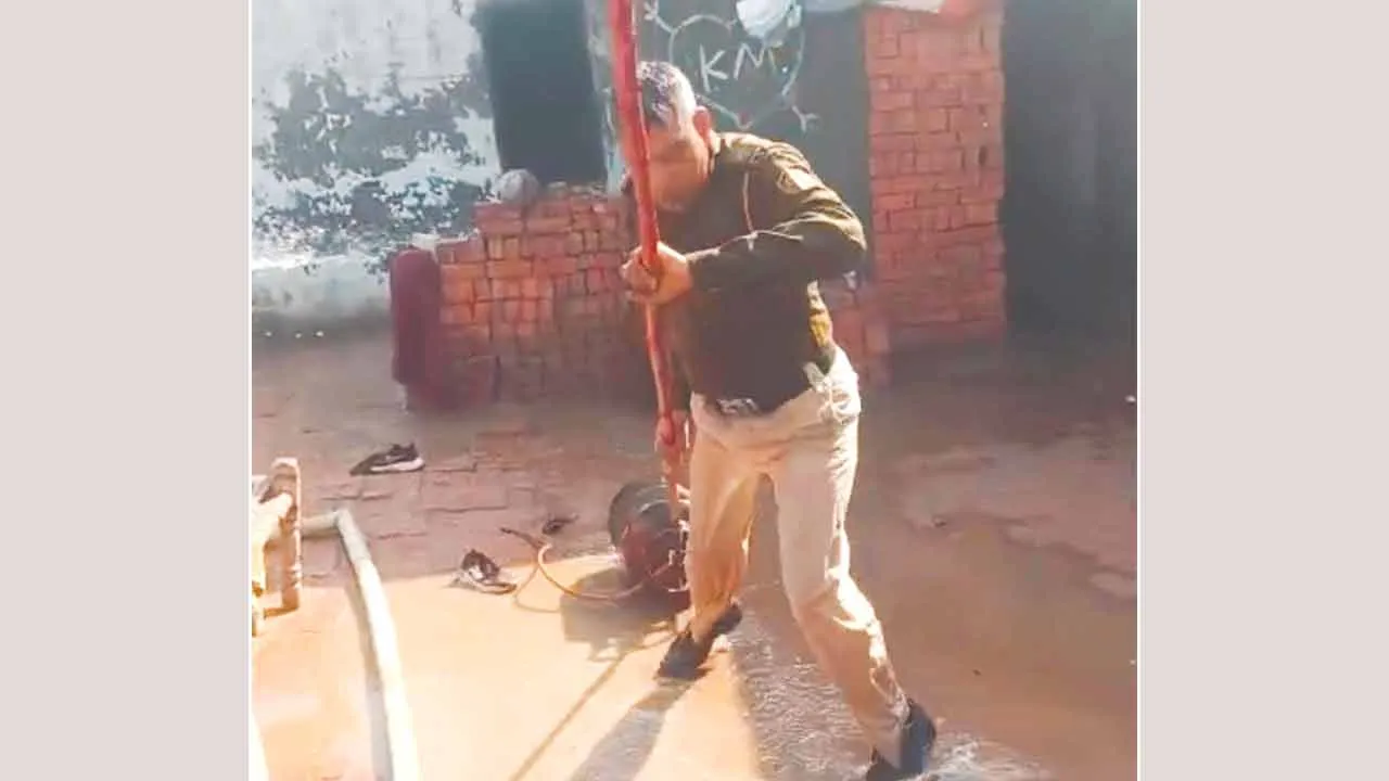 Cylinder Leak: उकलाना-भूना रोड पर ईंट भट्ठे के लेबर रूम में सिलेंडर लीक से लगी आग