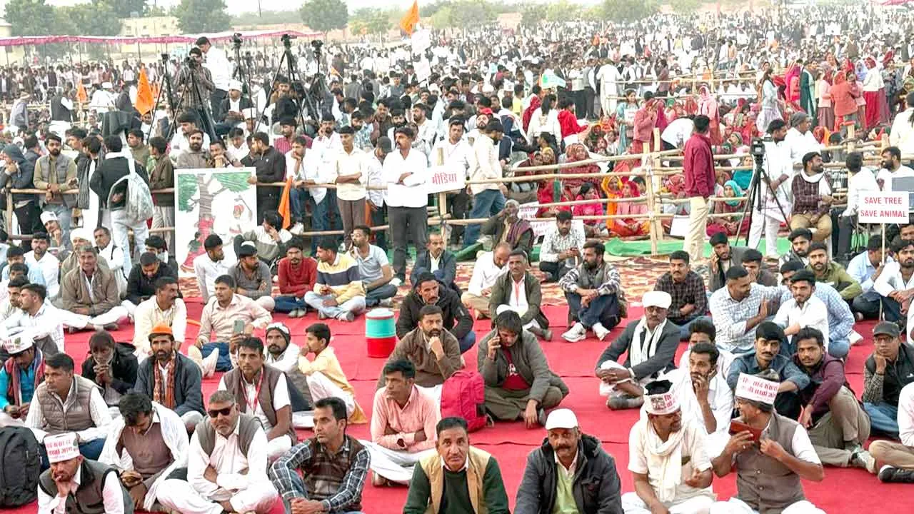 खेजड़ी बचाओ आंदोलन में कूदा सर्व समाज, बिश्नोई समाज साधु, 400 पुरुष महिलाएं आमरण अनशन पर