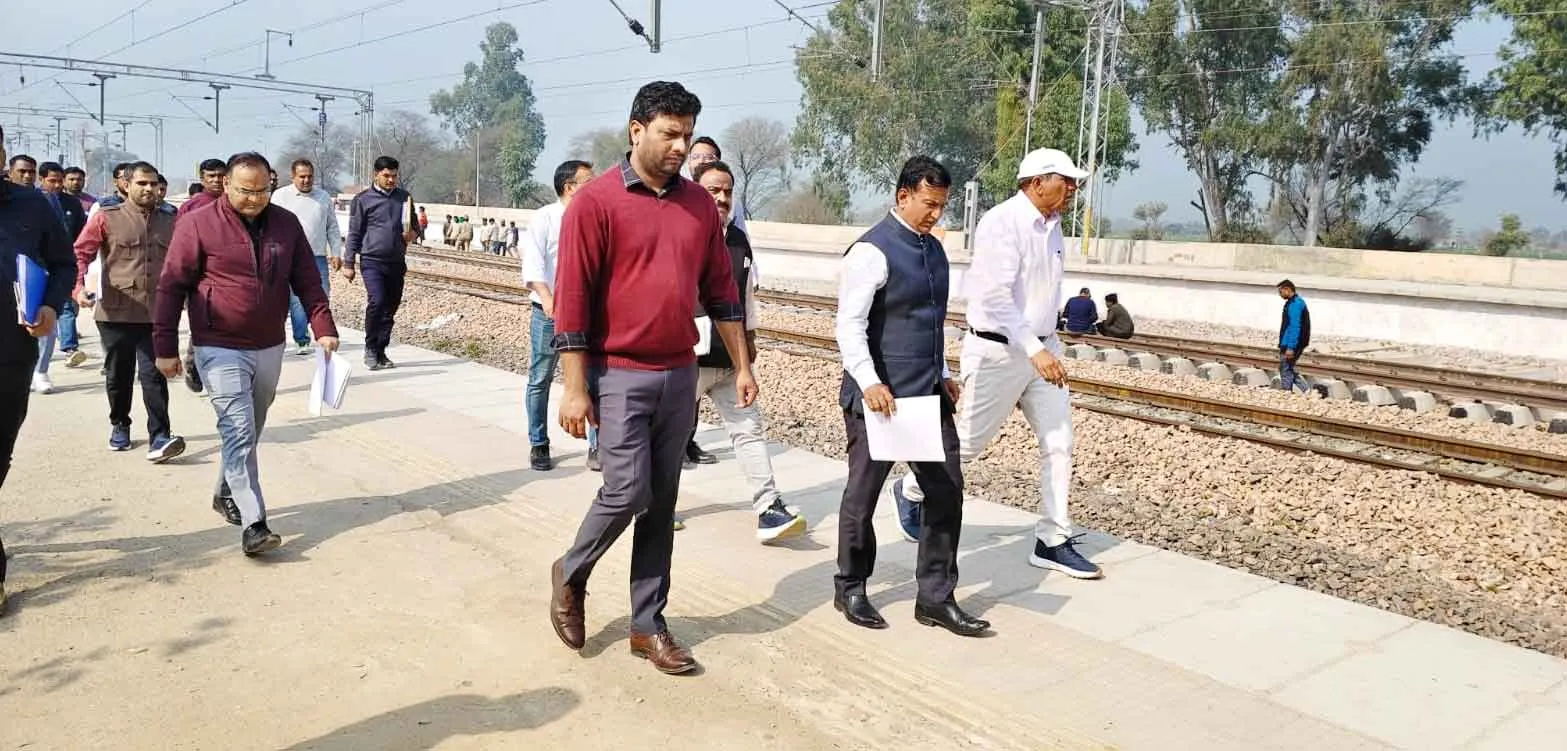मंडल रेल प्रबंधक बीकानेर ने किया स्टेशनों का दौरा