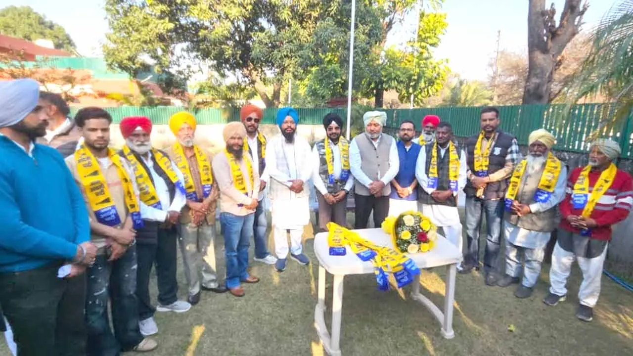 Punjab: भाजपा पंजाब एससी विंग के वित्त सचिव अमरजीत सिंह कोकरी कलां ‘आप’ में शामिल