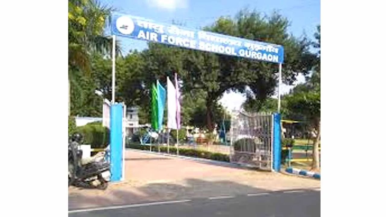 Bomb Threat: एयरफोर्स स्कूल्स को बम से उड़ाने की धमकी के खौफ से खाली कराए स्कूल