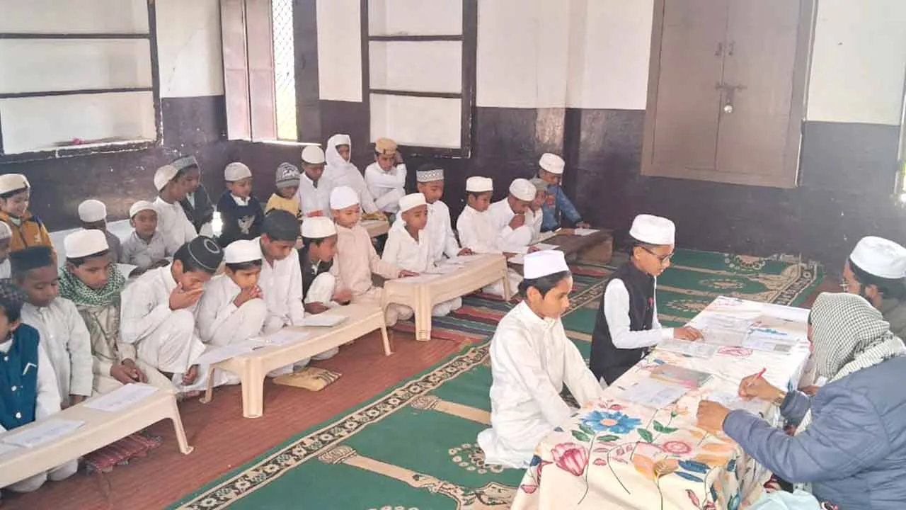 मदरसा इशाअतुल इस्लाम में वार्षिक परीक्षाएं संपन्न
