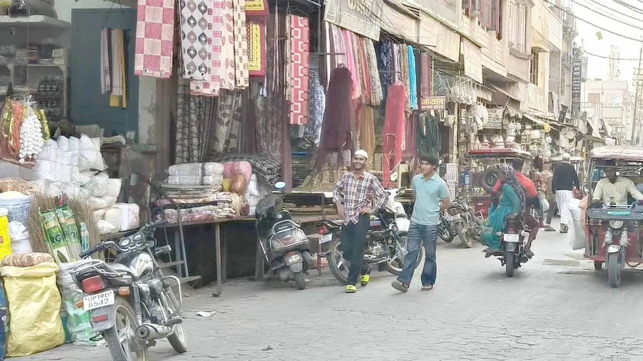 श्रम कानून की उड़ रही धज्जियां, अधिकारी एसआईआर कार्य में ‘मशरूफ’