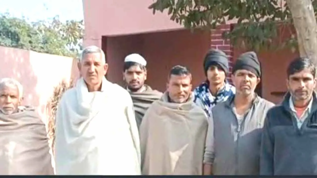 अलीपुर में नाला बंद होने से जलभराव, ग्रामीणों ने लगाए आरोप