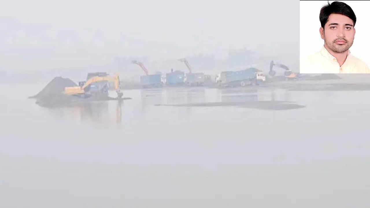 ‘वैध पट्टे की आड़ में अवैध खनन कर रहा ठेकेदार’