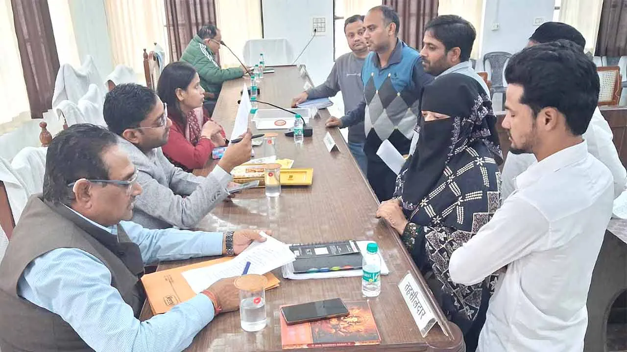 शिकायतों के निस्तारण में न बरतें लापरवाही: निधि भारद्वाज