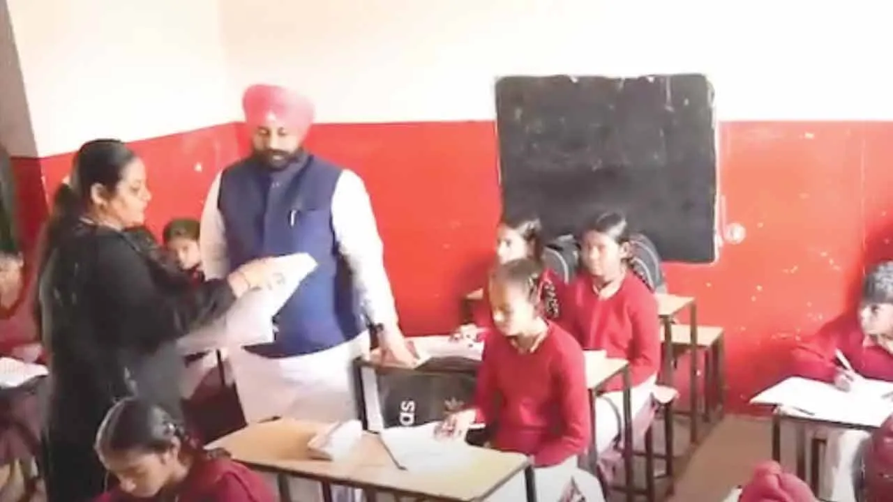 शिक्षा मंत्री हरजोत बैंस ने किया औचक निरीक्षण