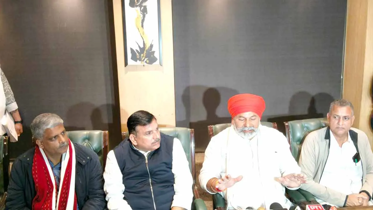 भारत-अमेरिका व्यापार समझौता:“किसानों के हितों से समझौता”और खेती के लिए जहर: राकेश टिकैत