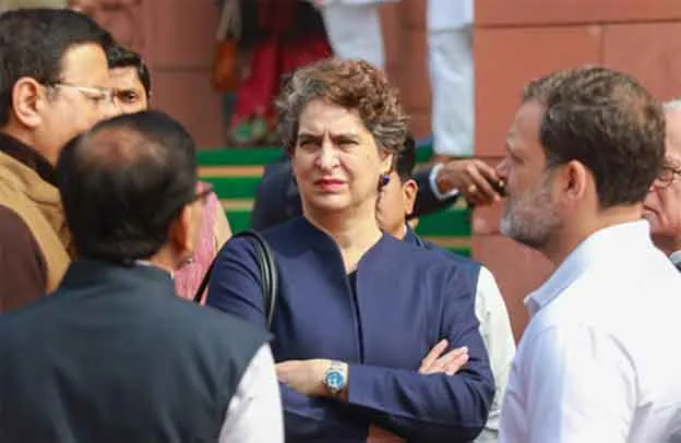 Priyanka Gandhi: प्रियंका गांधी ने उठाए लोकतांत्रिक प्रक्रिया पर सवाल, कहा- संसद में राहुल गांधी को बोलने से रोका गया