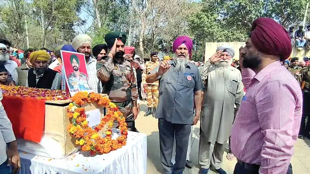मणिपुर में हुई गोलीबारी में शहीद हुआ महलां चौक का गुरदीप सिंह