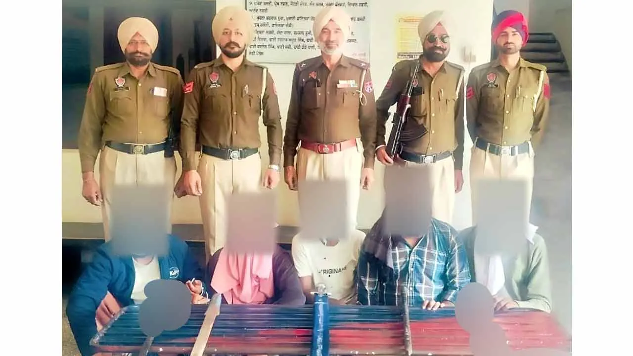लूटपाट की योजना बना रहे गिरोह के 5 सदस्य गिरफ्तार