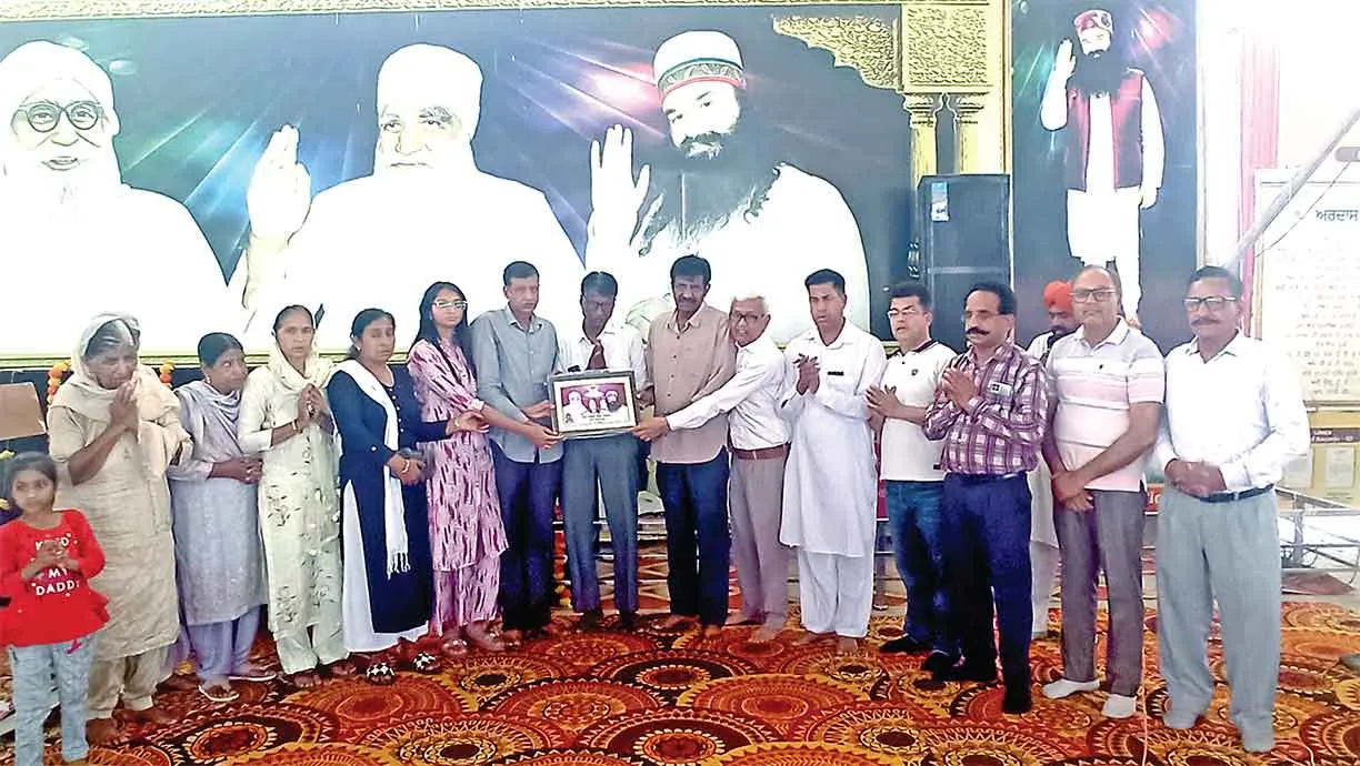 Dabwali: जरूरतमंदों को राशन वितरित कर नेत्रदानी व शरीरदानी आशा रानी इन्सां  को दी श्रद्धांजलि