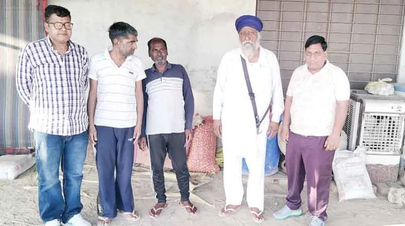 संगरिया के सेवादारों ने ‘हर प्रभ आश्रम’ ऐलनाबाद पहुंचाए दो मानसिक रूप से विक्षिप्त व्यक्ति