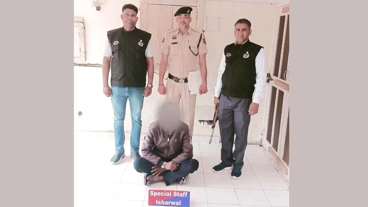 एटीएम में कार्ड बदलकर धोखाधड़ी से 95 हजार निकालने के मामले में दूसरा आरोपी गिरफ्तार