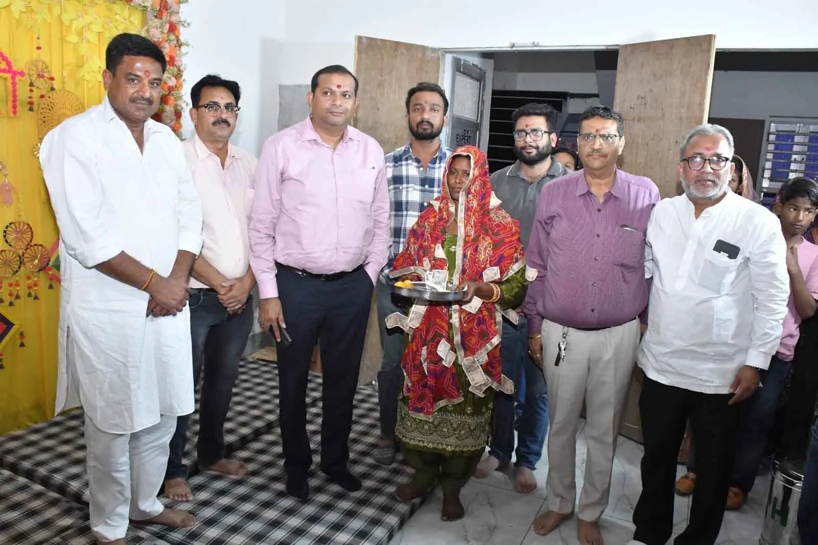 जनसहयोग से मिली आर्थिक व घरेलू सहायता, भावुक माहौल में विदाई