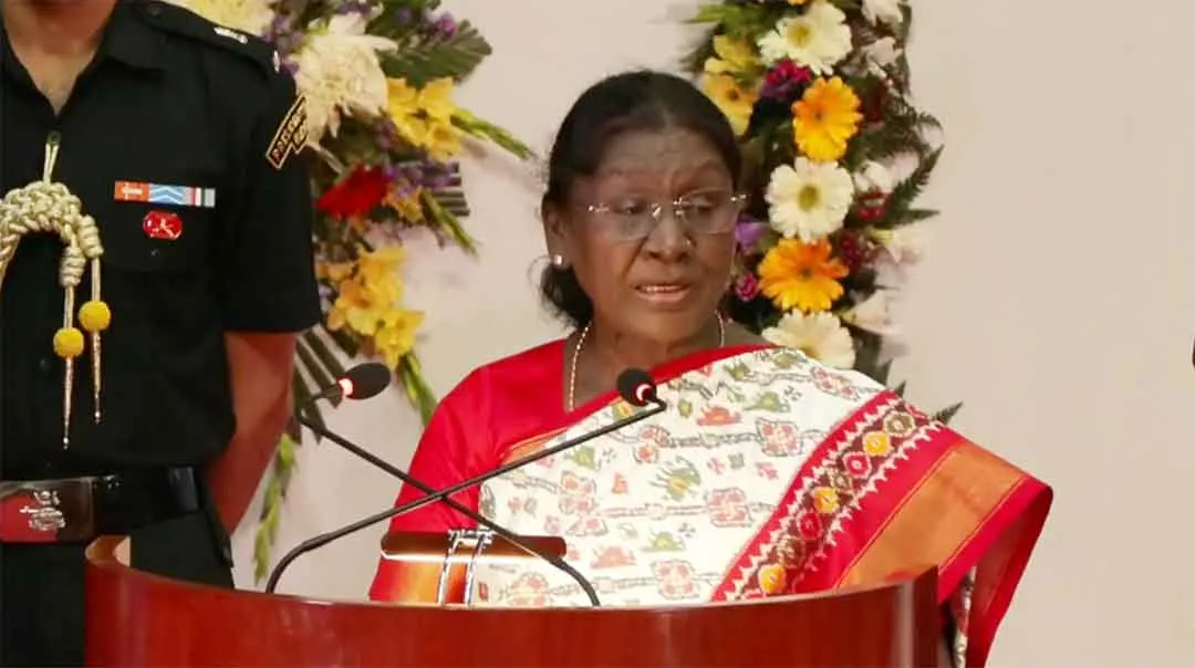 Droupadi Murmu Bengal Visit: राष्ट्रपति के बंगाल दौरे को लेकर विवाद तेज, केंद्र सरकार ने सख्ताई से पश्चिम बंगाल सरकार से मांगा जवाब
