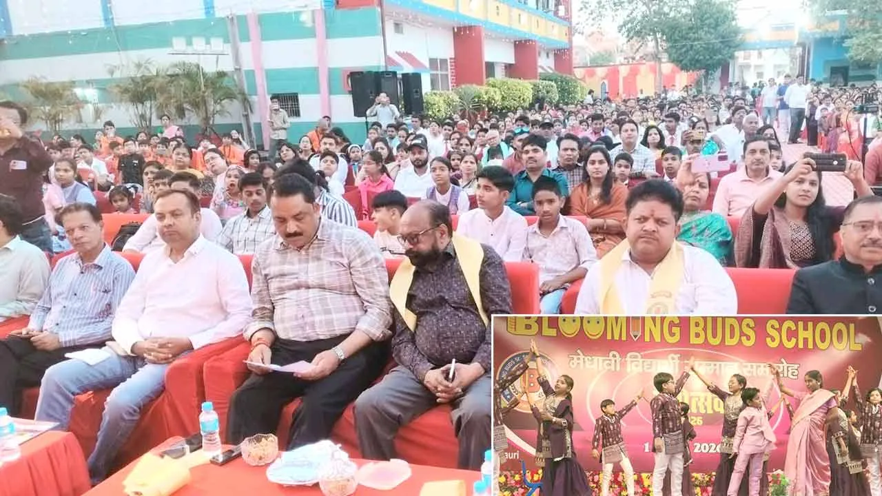 ब्लूमिंग बड्स स्कूल में हुआ मेधोत्सव समारोह आयोजित, मेधावियों को किया सम्मानित