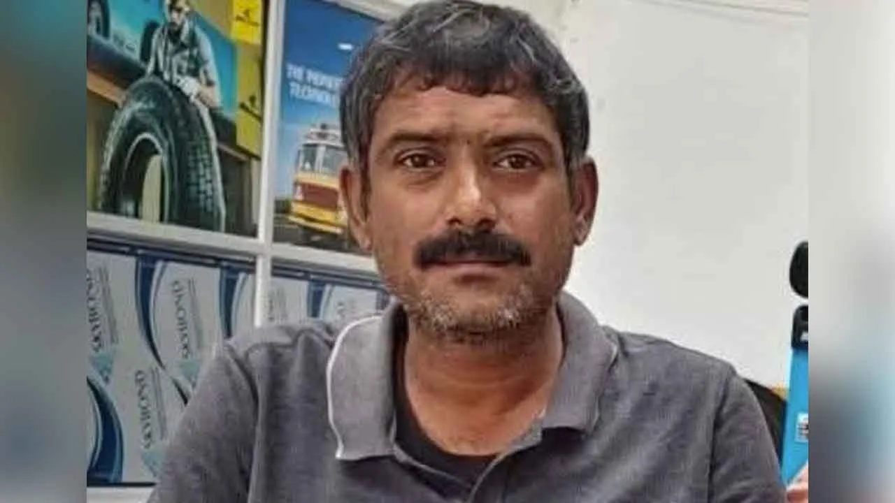 Nawada Road Accident: नवादा में जेडीयू विधायक के बेटे की कार दुर्घटनाग्रस्त
