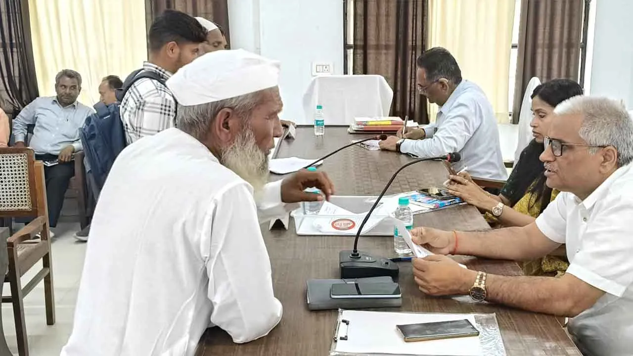 सीडीओ विनय तिवारी ने सुनी जनसमस्याएं, 16 शिकायतों में से दो निस्तारित