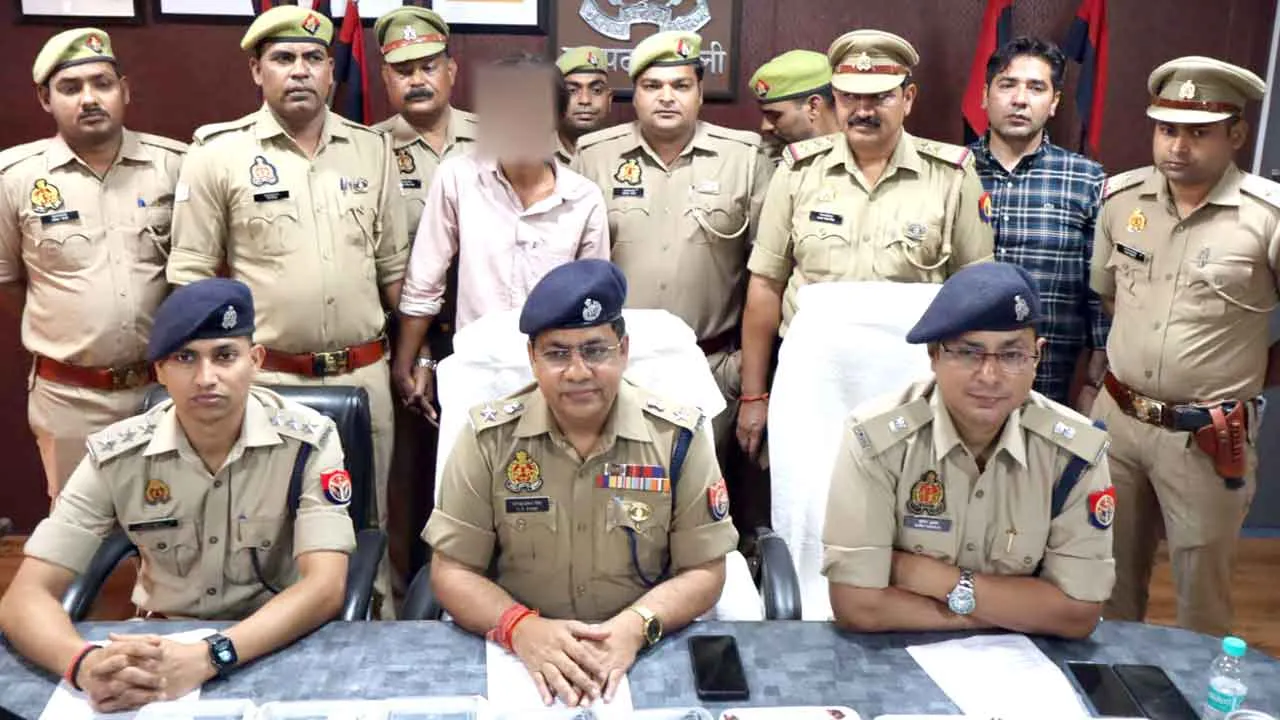 कैराना पुलिस ने पकड़ा हथियारों का जखीरा, तस्कर गिरफ्तार